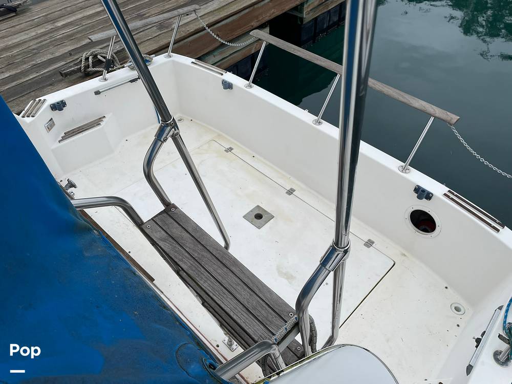 Slide: The Image of Bayliner Ciera 2858 Command Bridge 1989 - 15195196