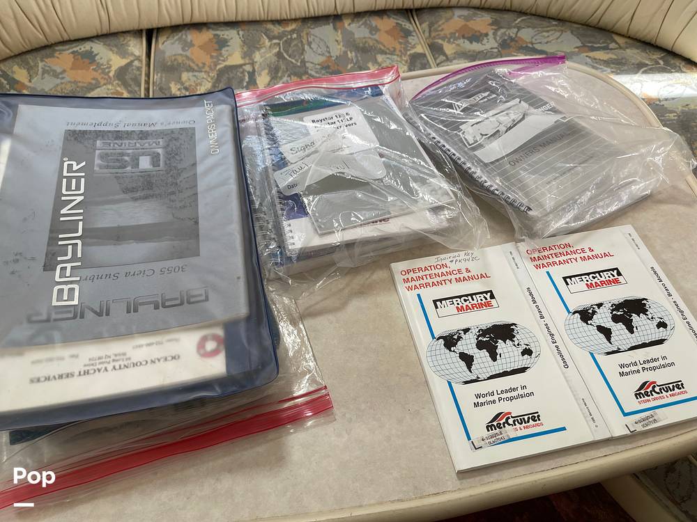 Slide: The Image of Bayliner Ciera 3055 Sunbridge 2000 - 15822279