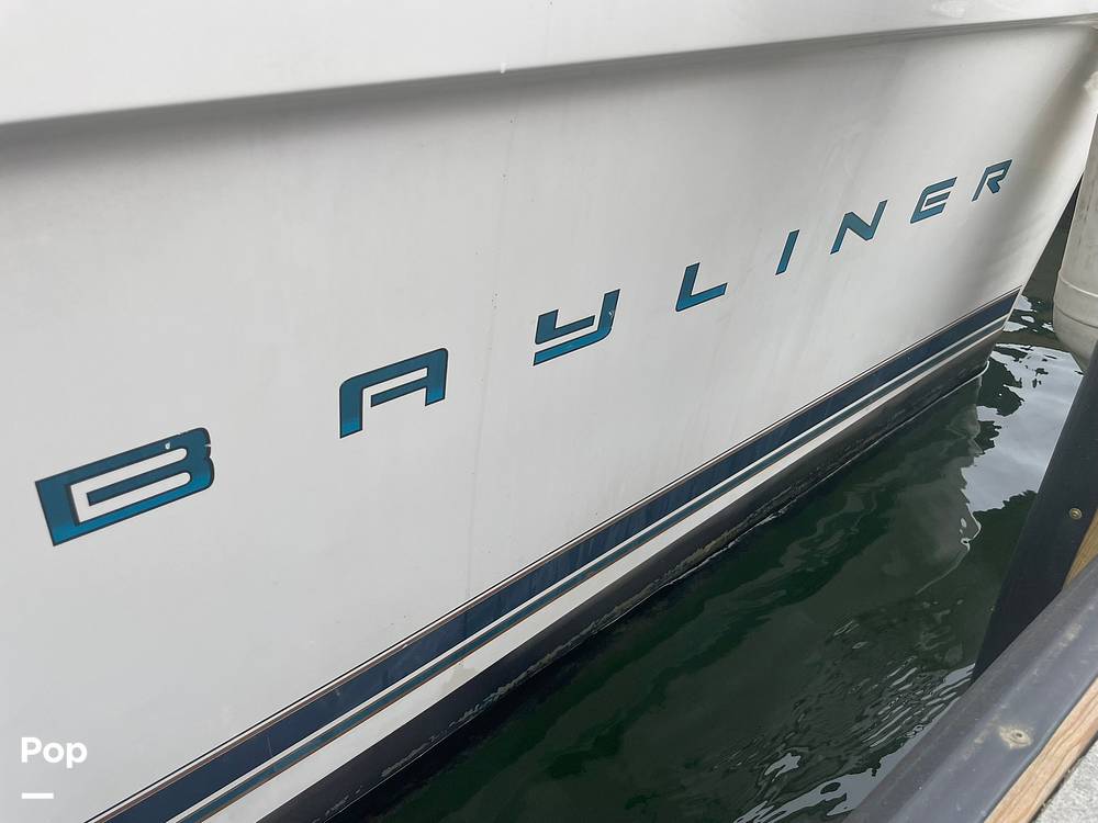 Slide: The Image of Bayliner Ciera Express 2859 1997 - 15294706