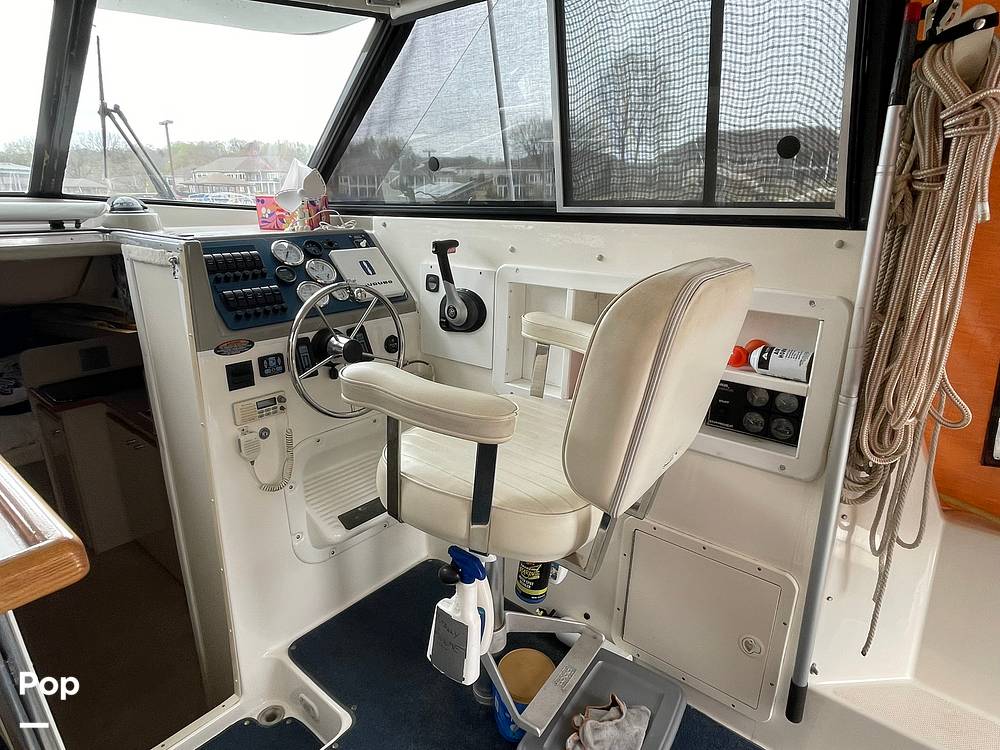 Slide: The Image of Bayliner Ciera Express 2859 1997 - 15294774