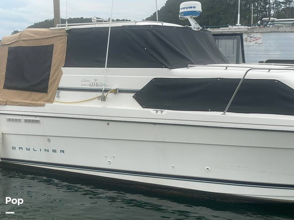 Slide: The Image of Bayliner Ciera Express 2859 1997 - 15294562
