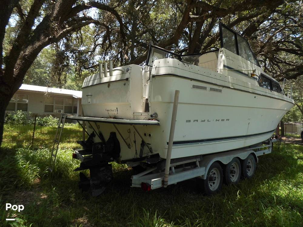 Slide: The Image of Bayliner Ciera Express 2859 1999 - 12625767