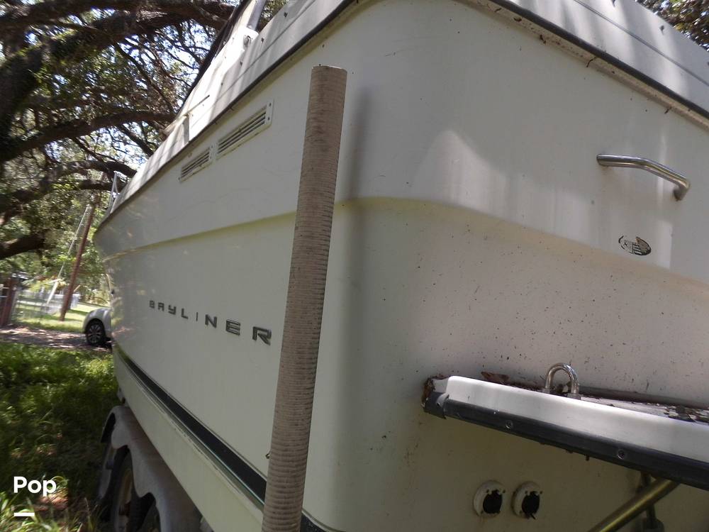 Slide: The Image of Bayliner Ciera Express 2859 1999 - 12625771