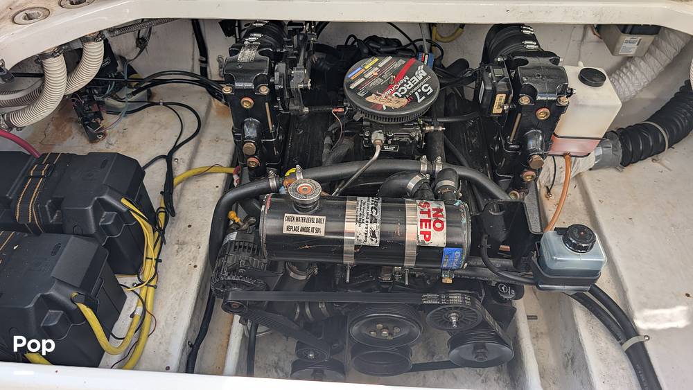 Slide: The Image of Bayliner Classic 242 2004 - 15746847