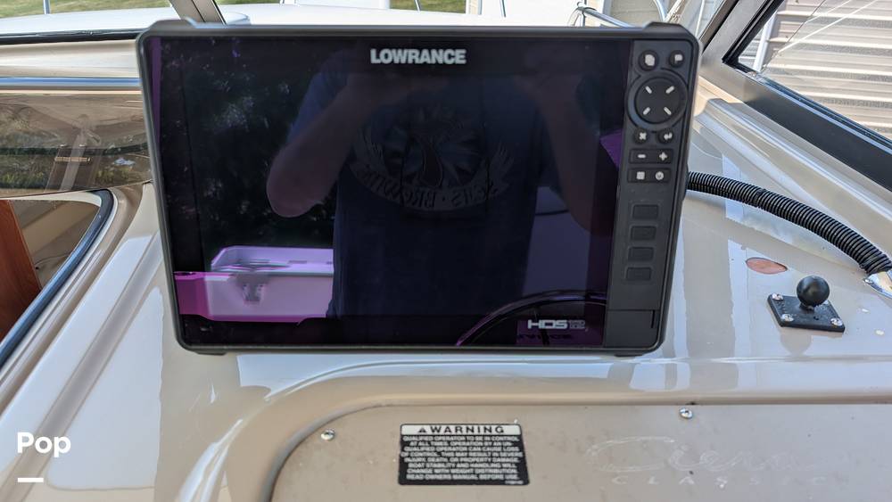 Slide: The Image of Bayliner Classic 242 2004 - 15746854