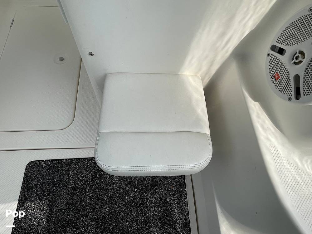 Slide: The Image of Bayliner Classic 242 2004 - 15814044