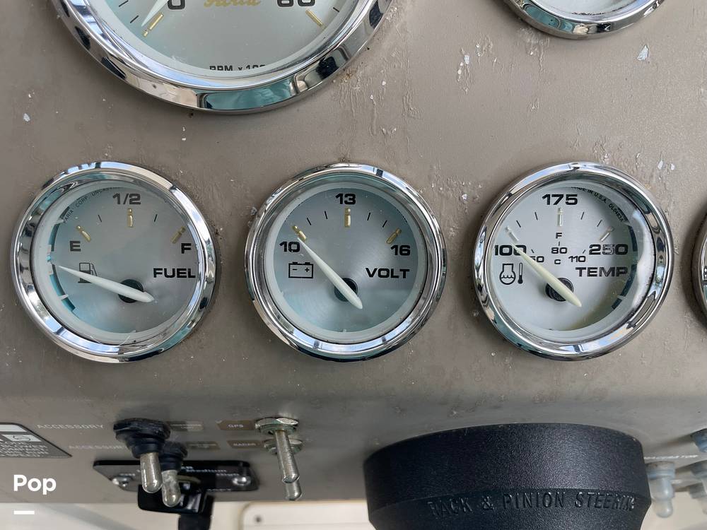 Slide: The Image of Bayliner Classic 242 2004 - 15814051