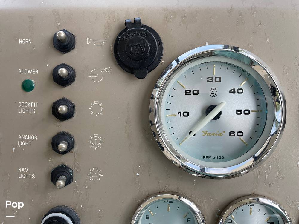 Slide: The Image of Bayliner Classic 242 2004 - 15814052