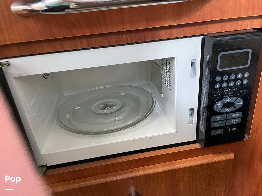 Slide: The Image of Bayliner Classic 242 2004 - 15814065