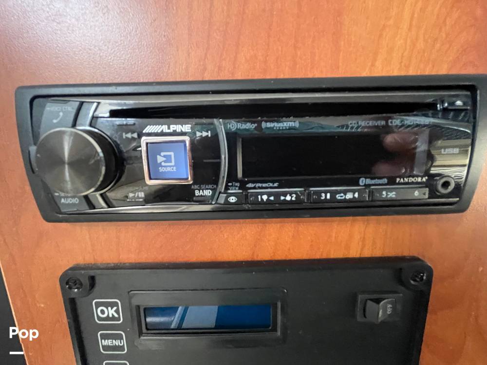 Slide: The Image of Bayliner Classic 242 2004 - 15814070