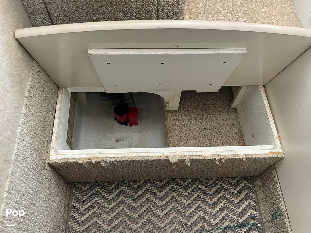 Slide: The Image of Bayliner Classic 242 2004 - 15814075