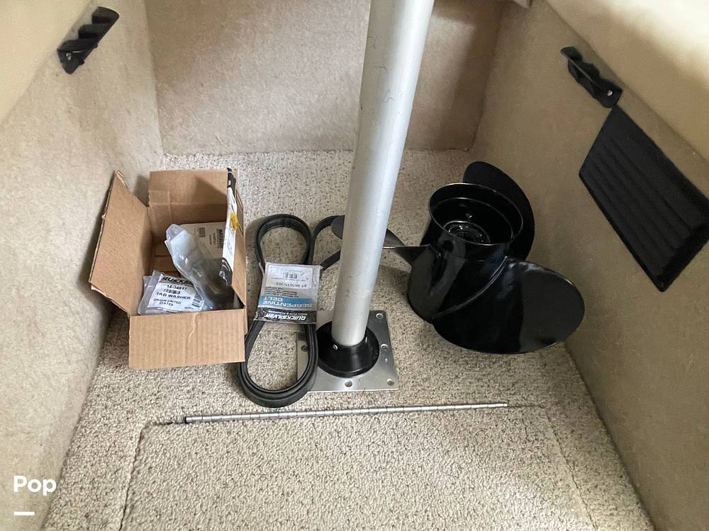 Slide: The Image of Bayliner Classic 242 2004 - 15814085