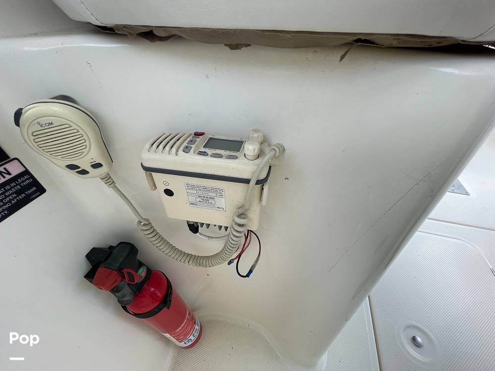 Slide: The Image of Bayliner Classic 242 2004 - 15814087