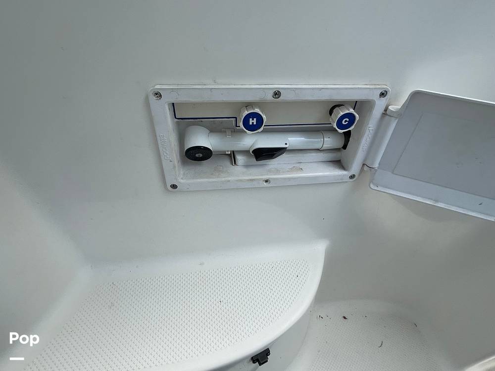 Slide: The Image of Bayliner Classic 242 2004 - 15814095