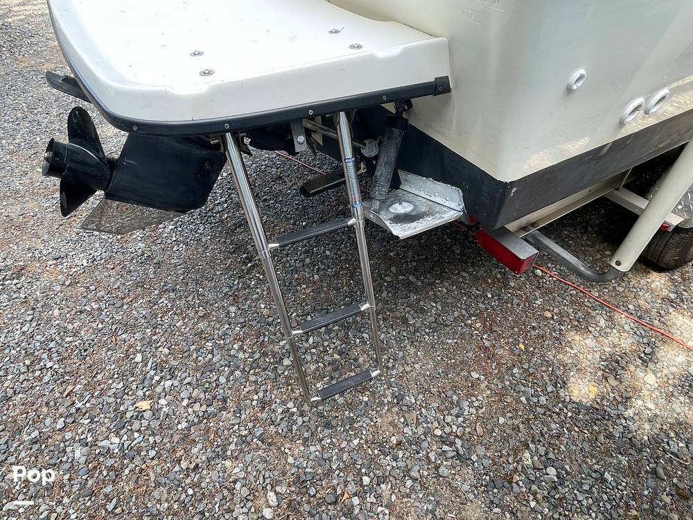 Slide: The Image of Bayliner Classic 242 2004 - 15814098