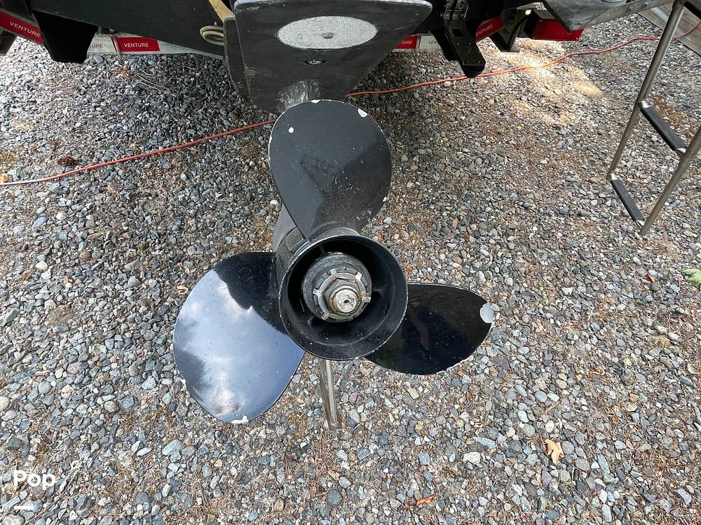 Slide: The Image of Bayliner Classic 242 2004 - 15814105