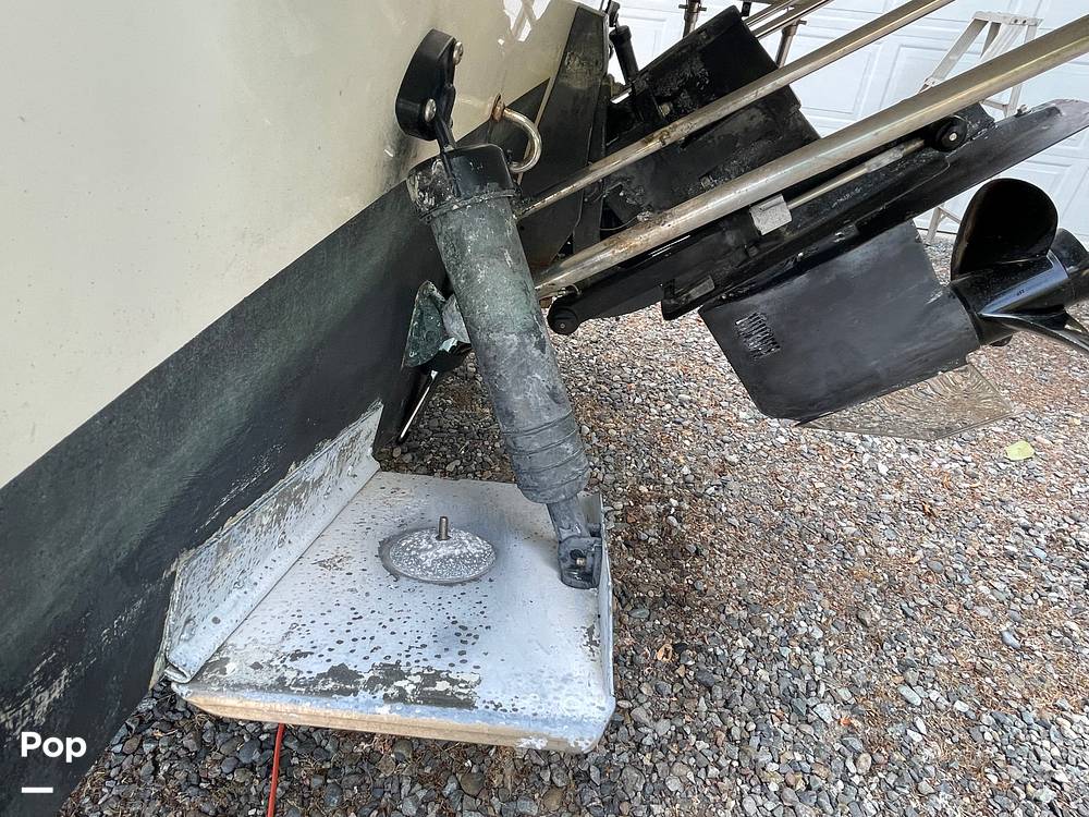 Slide: The Image of Bayliner Classic 242 2004 - 15814106