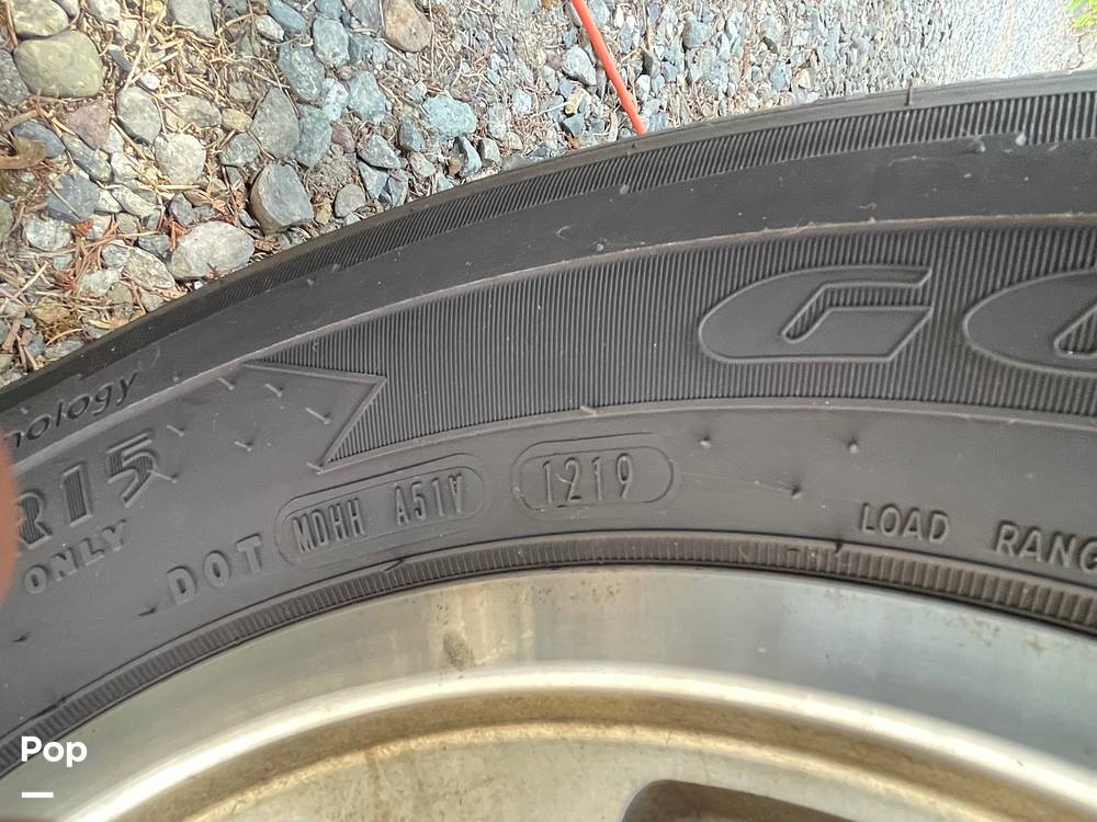 Slide: The Image of Bayliner Classic 242 2004 - 15814109