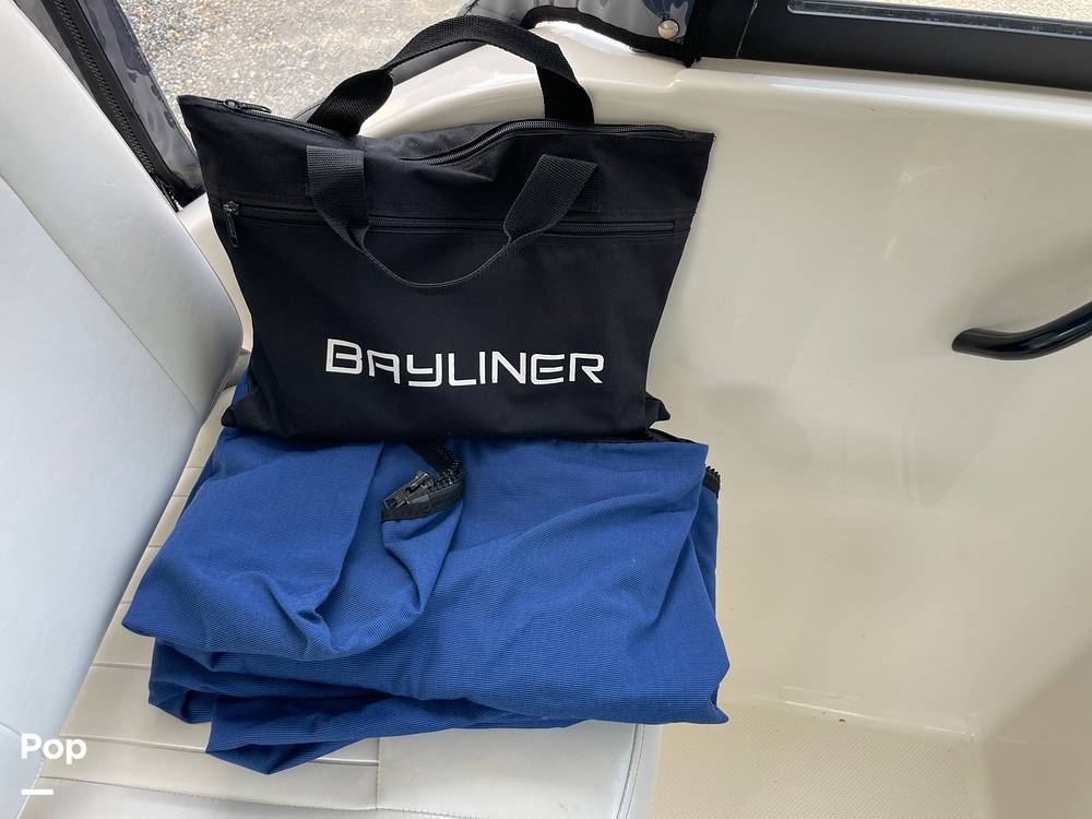 Slide: The Image of Bayliner Classic 242 2004 - 15814054