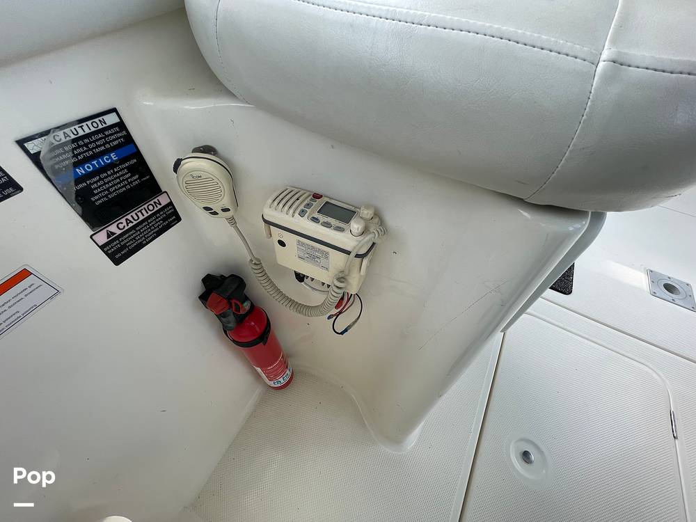 Slide: The Image of Bayliner Classic 242 2004 - 15814089