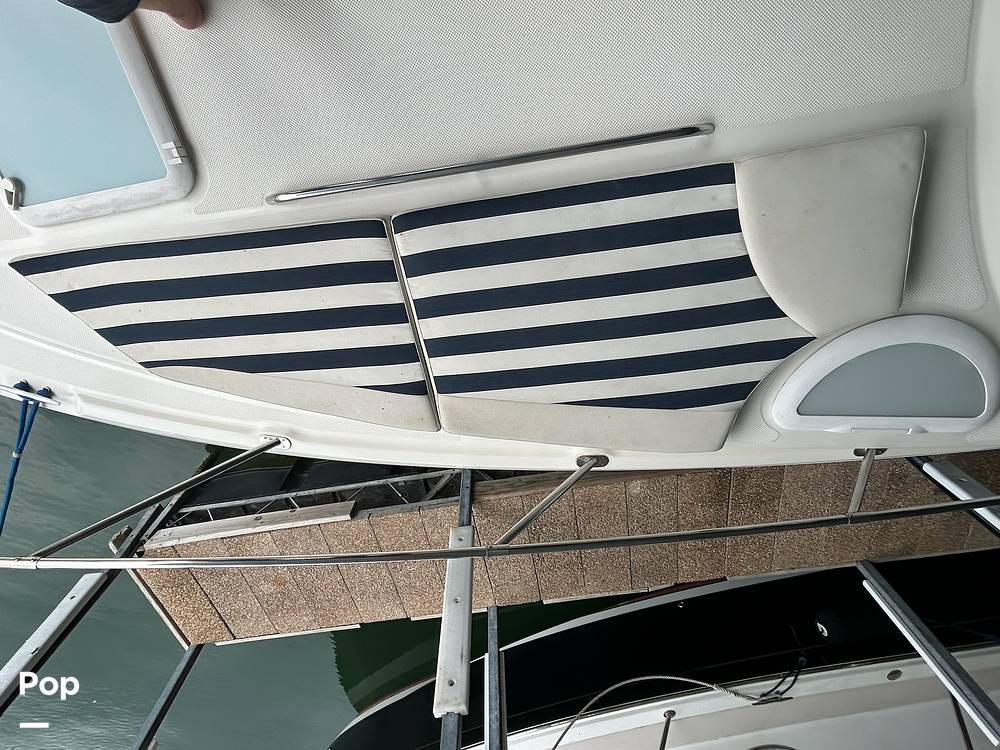 Slide: The Image of Bow Cushion - 14123462