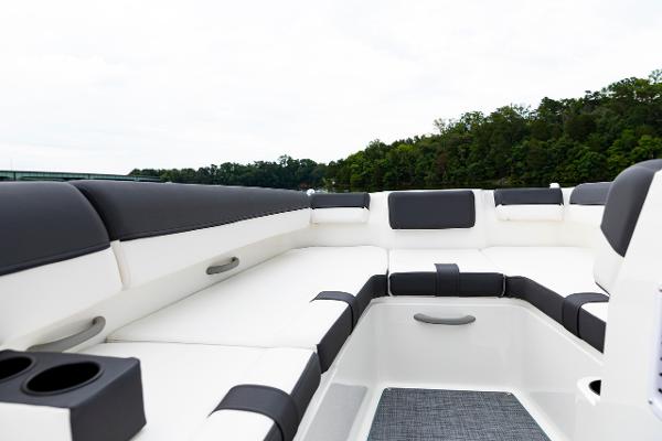 Slide: The Image of Bayliner DX2000 2022 - 6