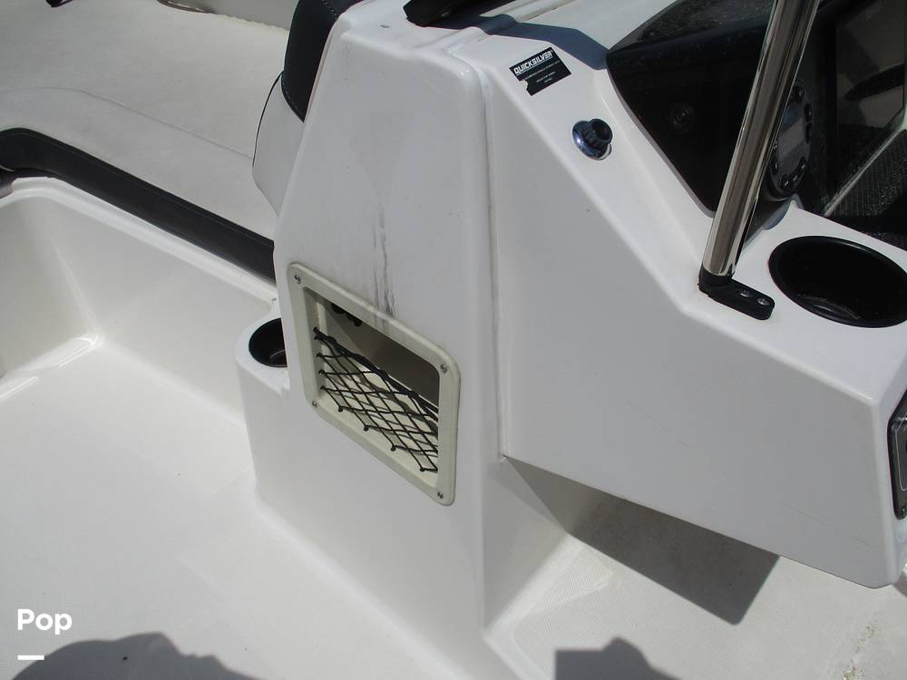 Slide: The Image of Bayliner DX 2200 2021 - 14301228