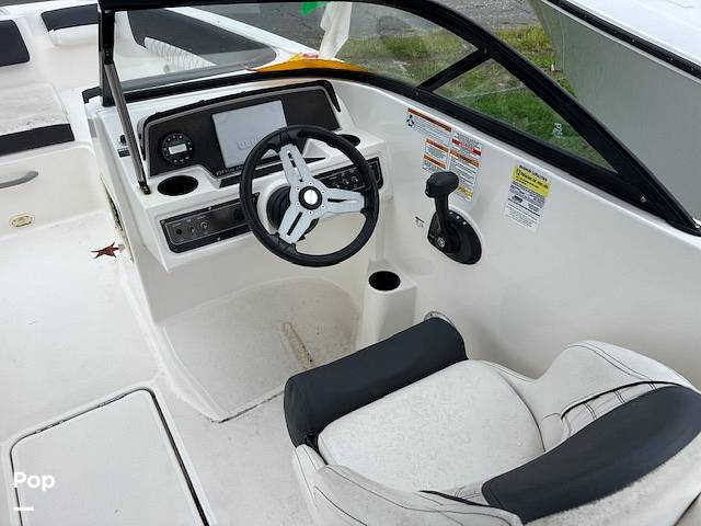 Slide: The Image of Bayliner DX2200 2021 - 14658885