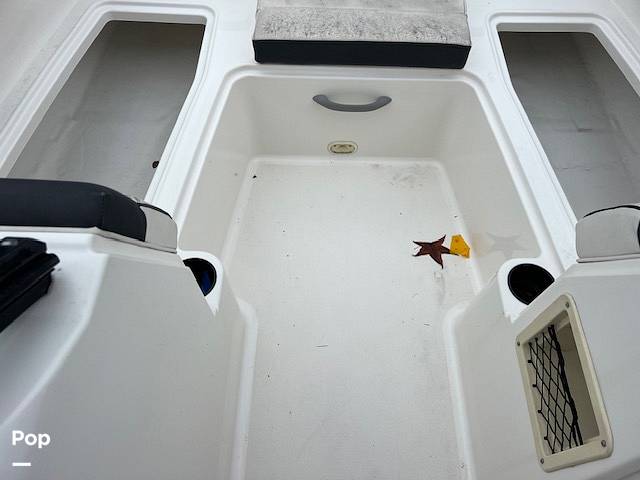 Slide: The Image of Bayliner DX2200 2021 - 14658899