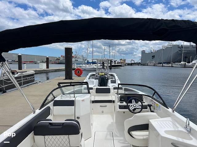 Slide: The Image of Bayliner DX 2200 2022 - 14327559