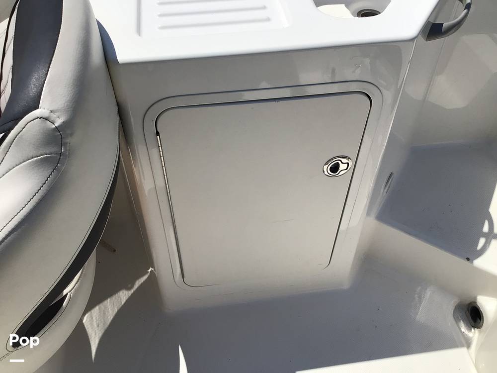 Slide: The Image of Bayliner DX 2200 2022 - 14333950