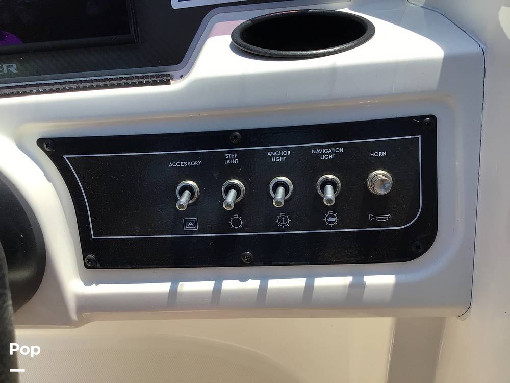 Slide: The Image of Bayliner DX 2200 2022 - 14334022