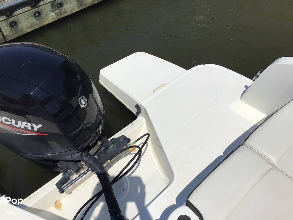 Slide: The Image of Bayliner DX 2200 2022 - 14333943