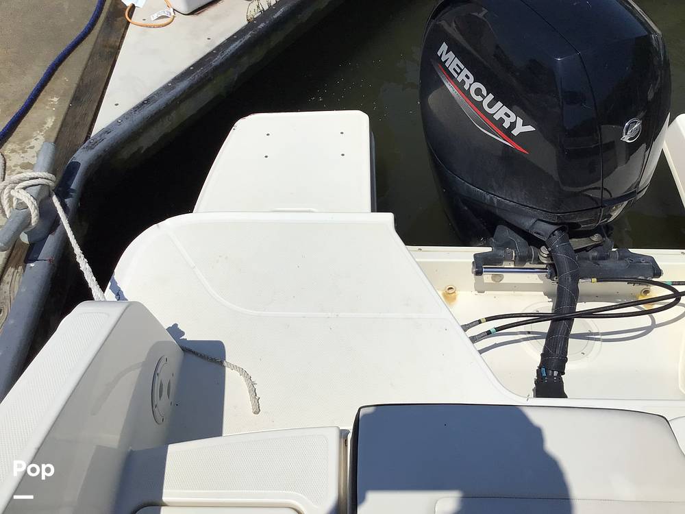 Slide: The Image of Bayliner DX 2200 2022 - 14333944