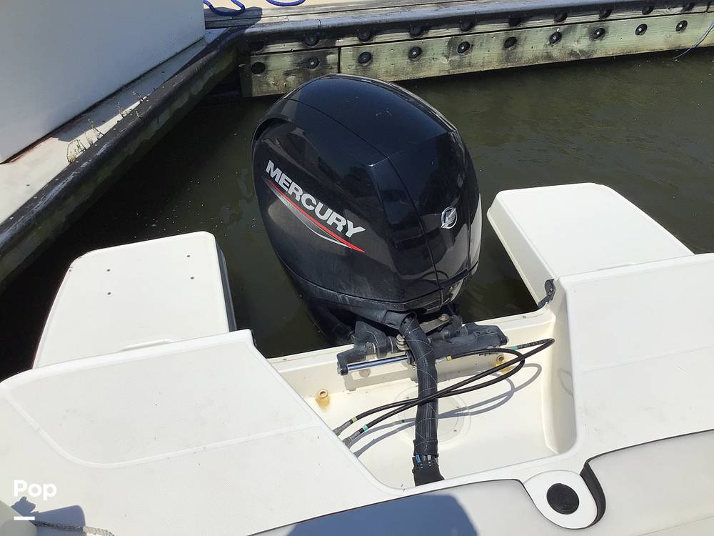 Slide: The Image of Bayliner DX 2200 2022 - 14333945