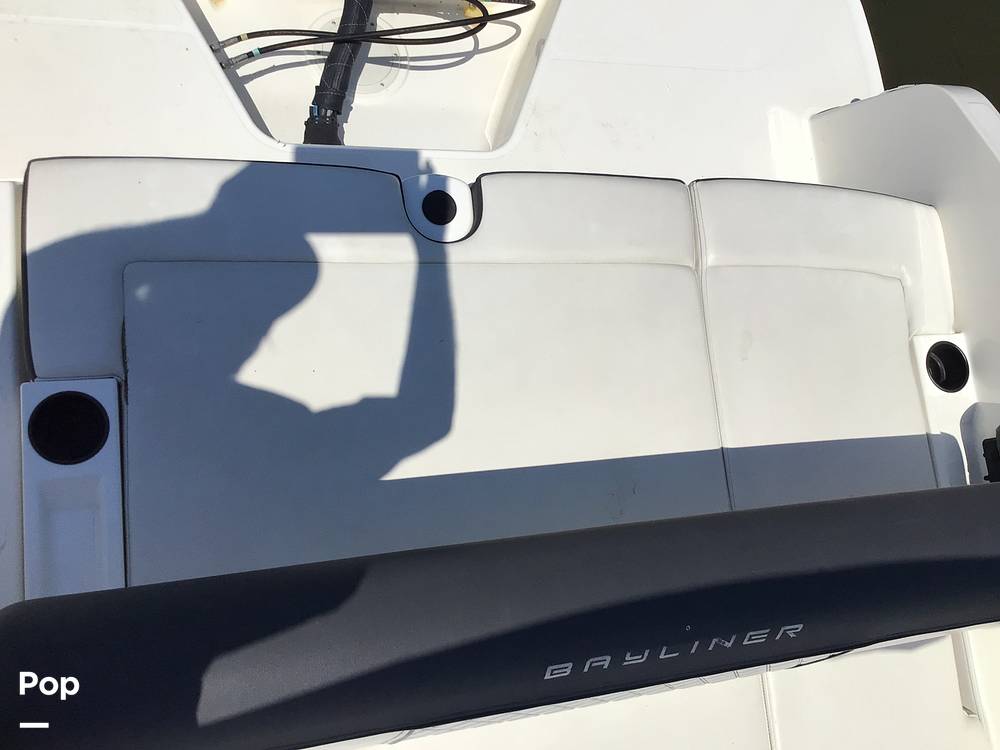 Slide: The Image of Bayliner DX 2200 2022 - 14333946