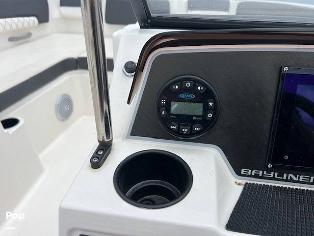 Slide: The Image of Bayliner DX 2200 2022 - 14327567
