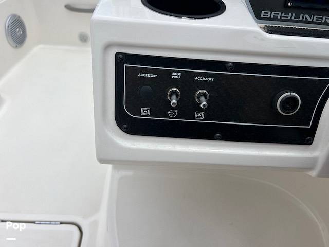 Slide: The Image of Bayliner DX 2200 2022 - 14327568