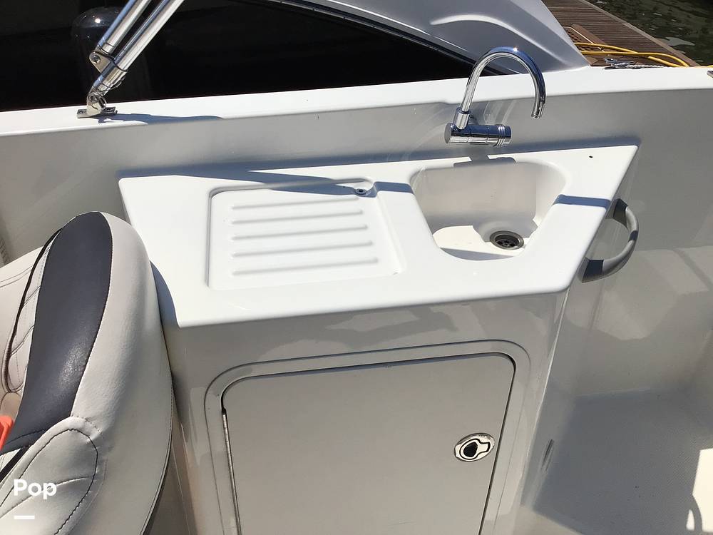 Slide: The Image of Bayliner DX 2200 2022 - 14333951