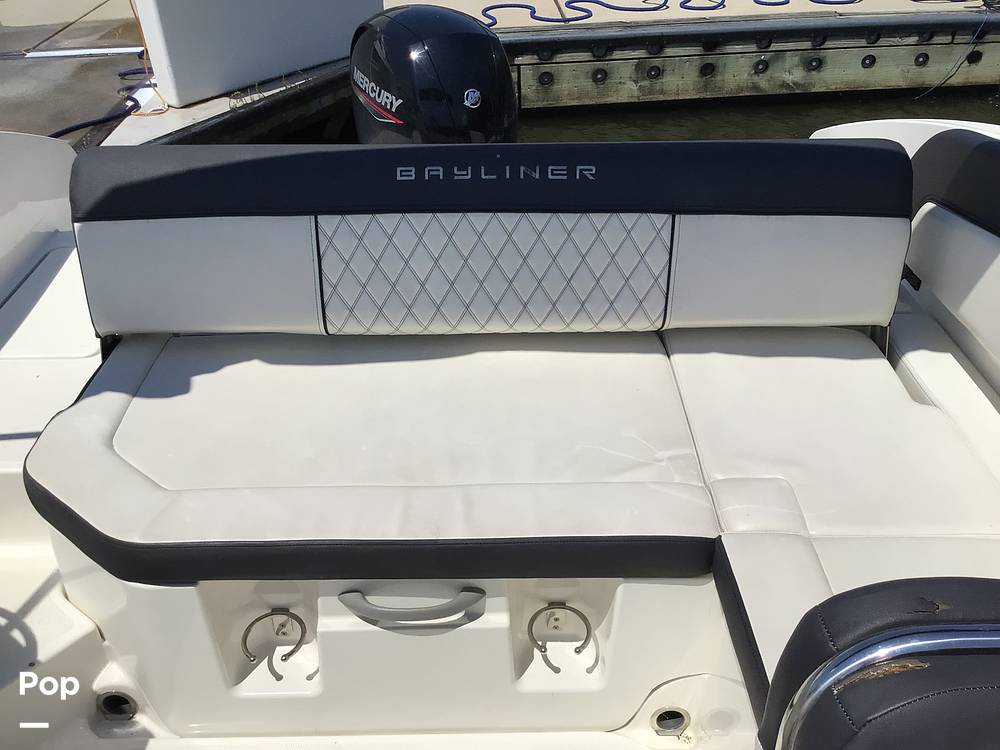 Slide: The Image of Bayliner DX 2200 2022 - 14333956
