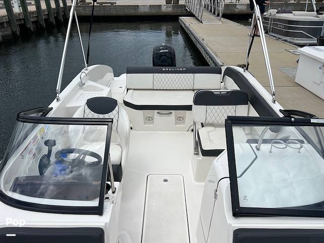 Slide: The Image of Bayliner DX 2200 2022 - 14327576
