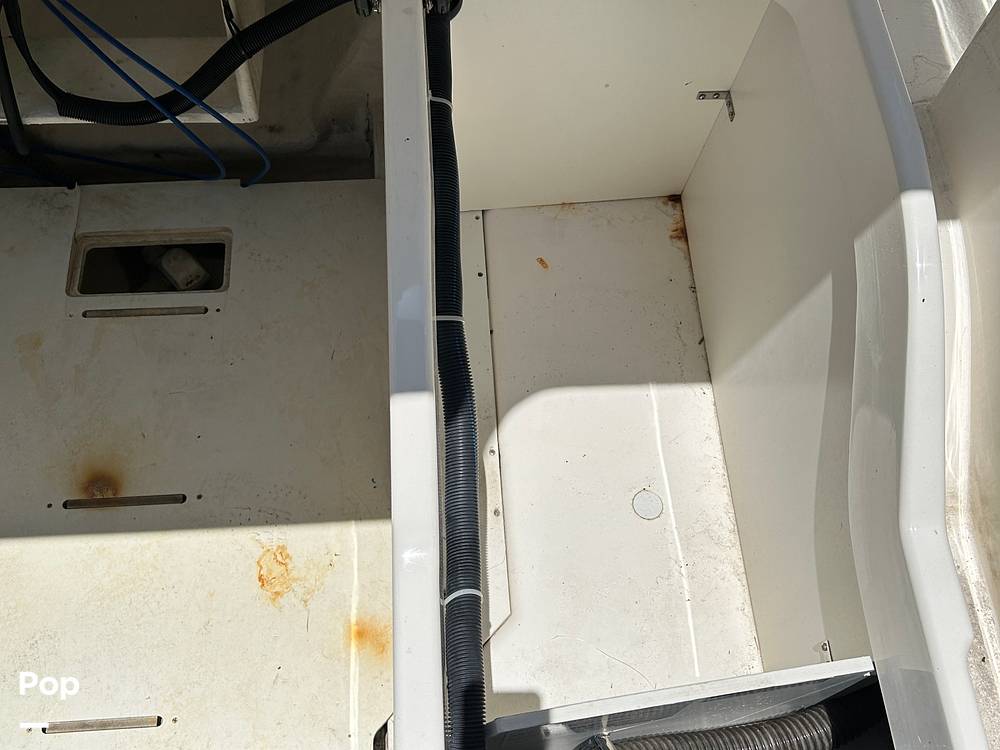 Slide: The Image of Bayliner DX 2200 2022 - 14271467