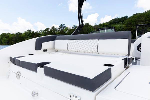 Slide: The Image of Bayliner DX2200 2022 - 5