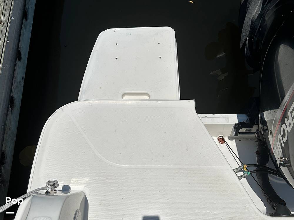 Slide: The Image of Bayliner DX 2200 2022 - 14271862