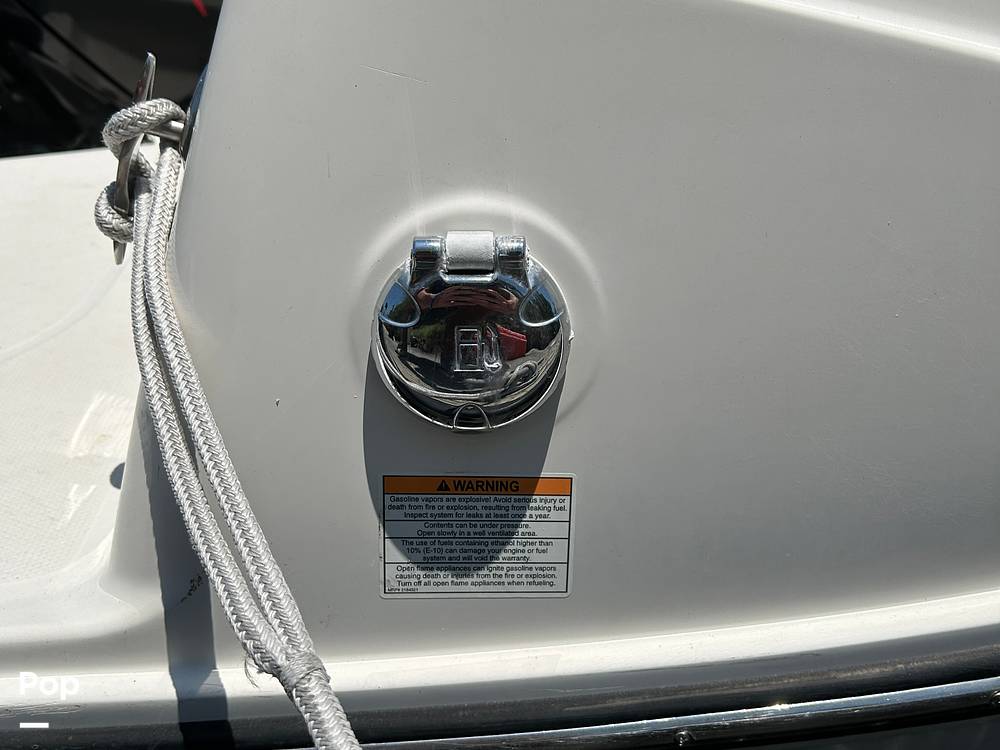Slide: The Image of Bayliner DX 2200 2022 - 14272084