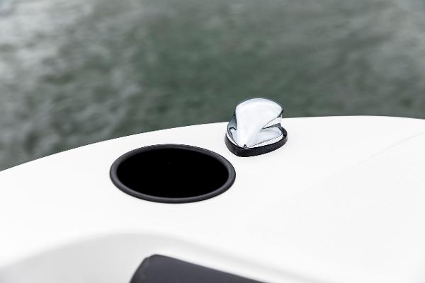 Slide: The Image of Bayliner DX2200 2022 - 6