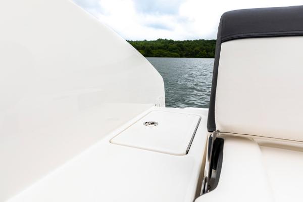 Slide: The Image of Bayliner DX2200 2022 - 9