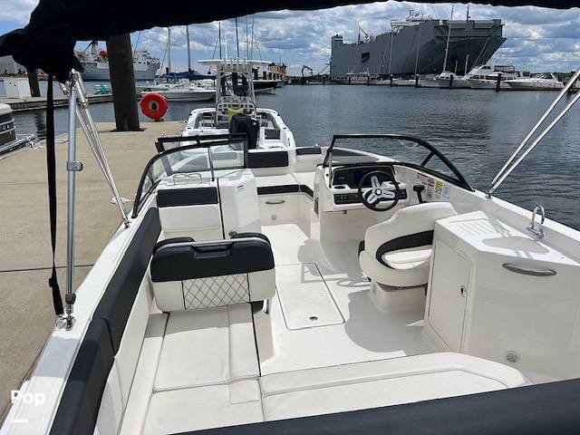 Slide: The Image of Bayliner DX 2200 2022 - 14327557