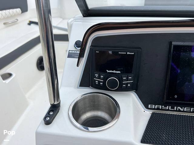 Slide: The Image of Bayliner DX 2200 2023 - 14659308