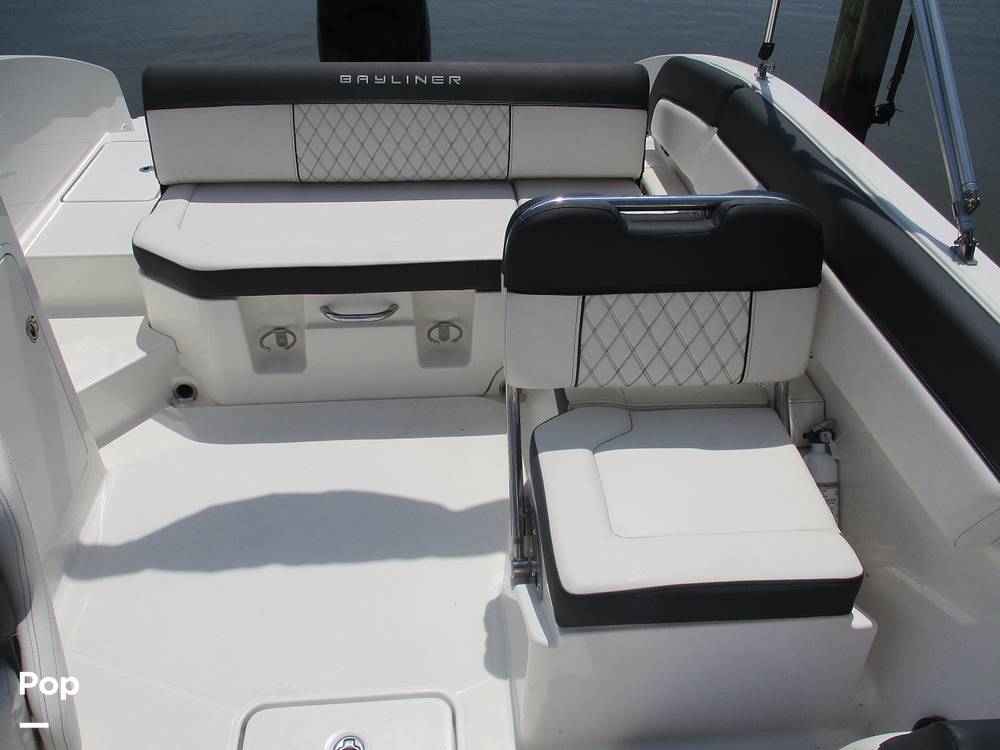 Slide: The Image of Bayliner DX 2200 2023 - 14293272